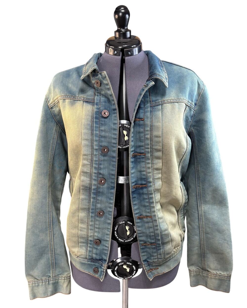 Ring of Fire Downtown Los Angeles Unisex Denim Blue Lightwash Jacket Sz M
